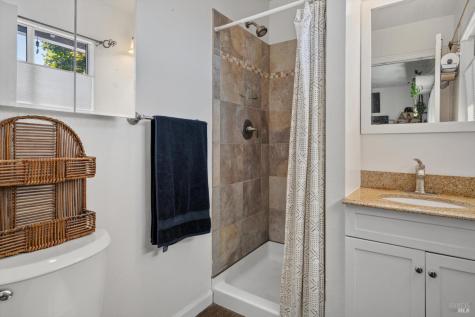 1386 Mcminn Avenue Santa Rosa CA 95407