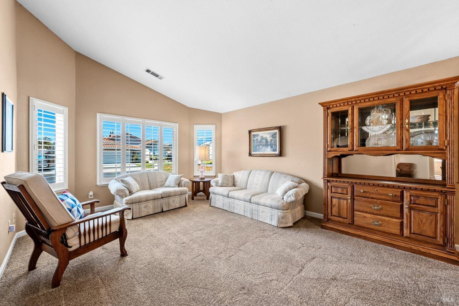 561 Shady Glen Avenue Vacaville CA 95688