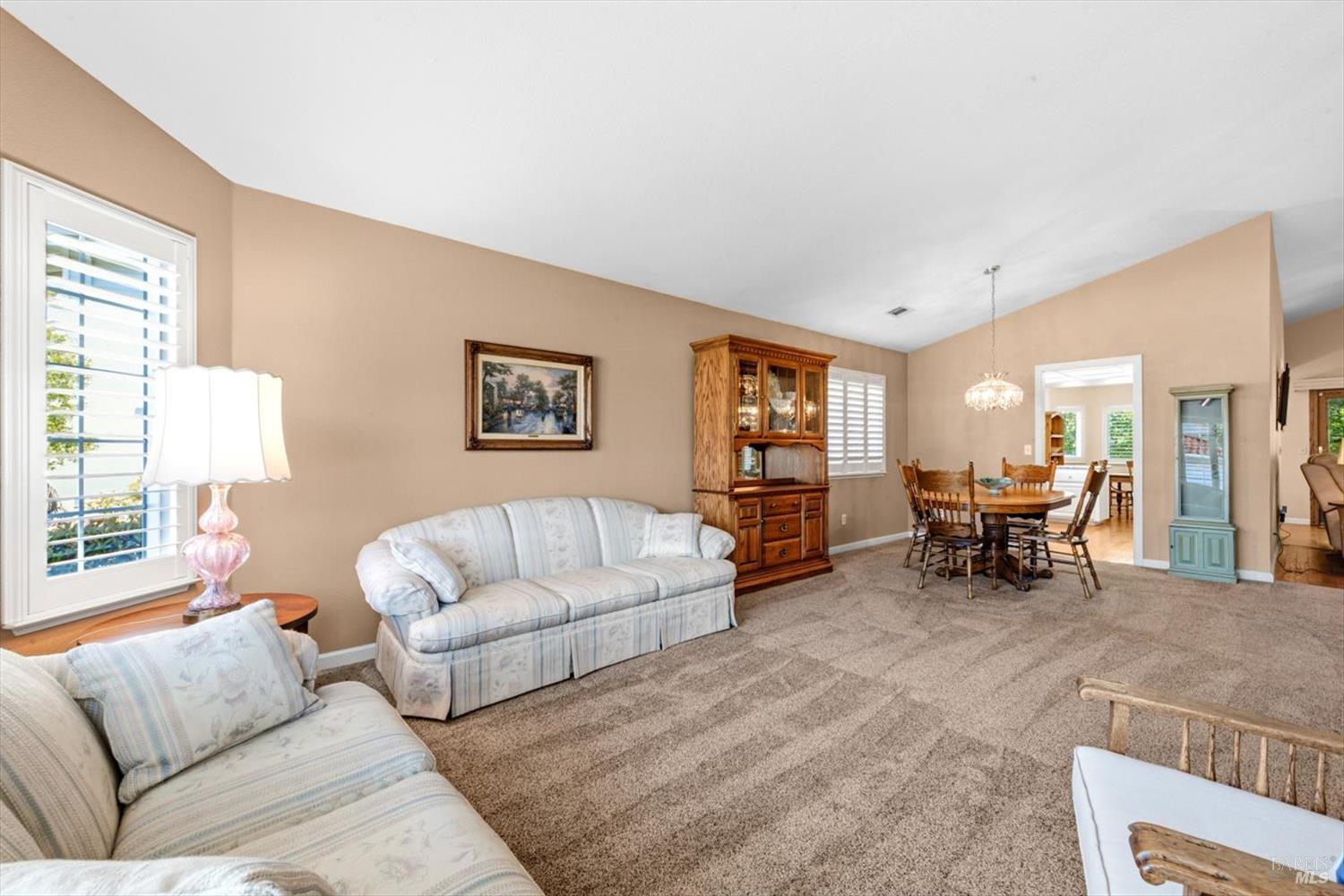 561 Shady Glen Avenue Vacaville CA 95688