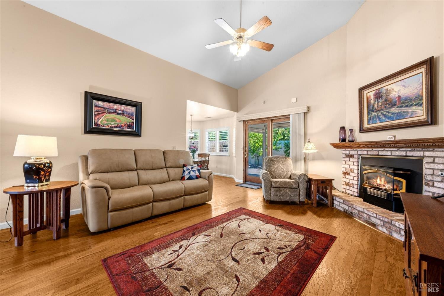 561 Shady Glen Avenue Vacaville CA 95688