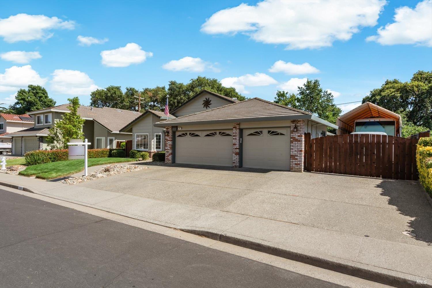 561 Shady Glen Avenue Vacaville CA 95688
