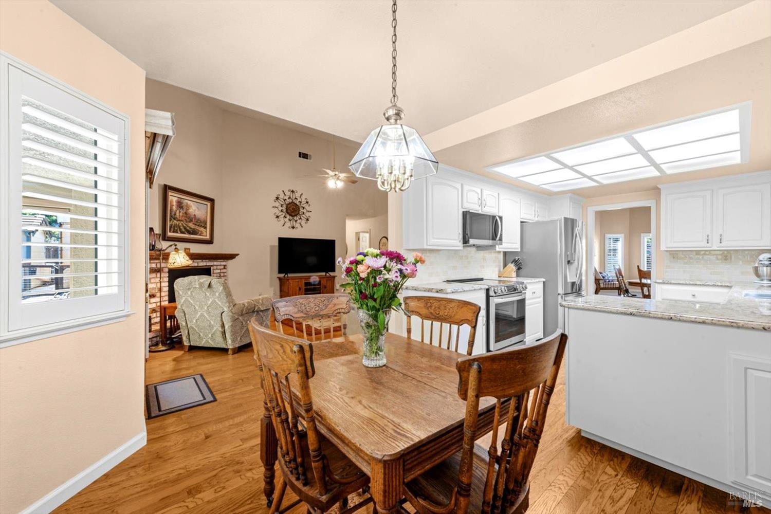 561 Shady Glen Avenue Vacaville CA 95688