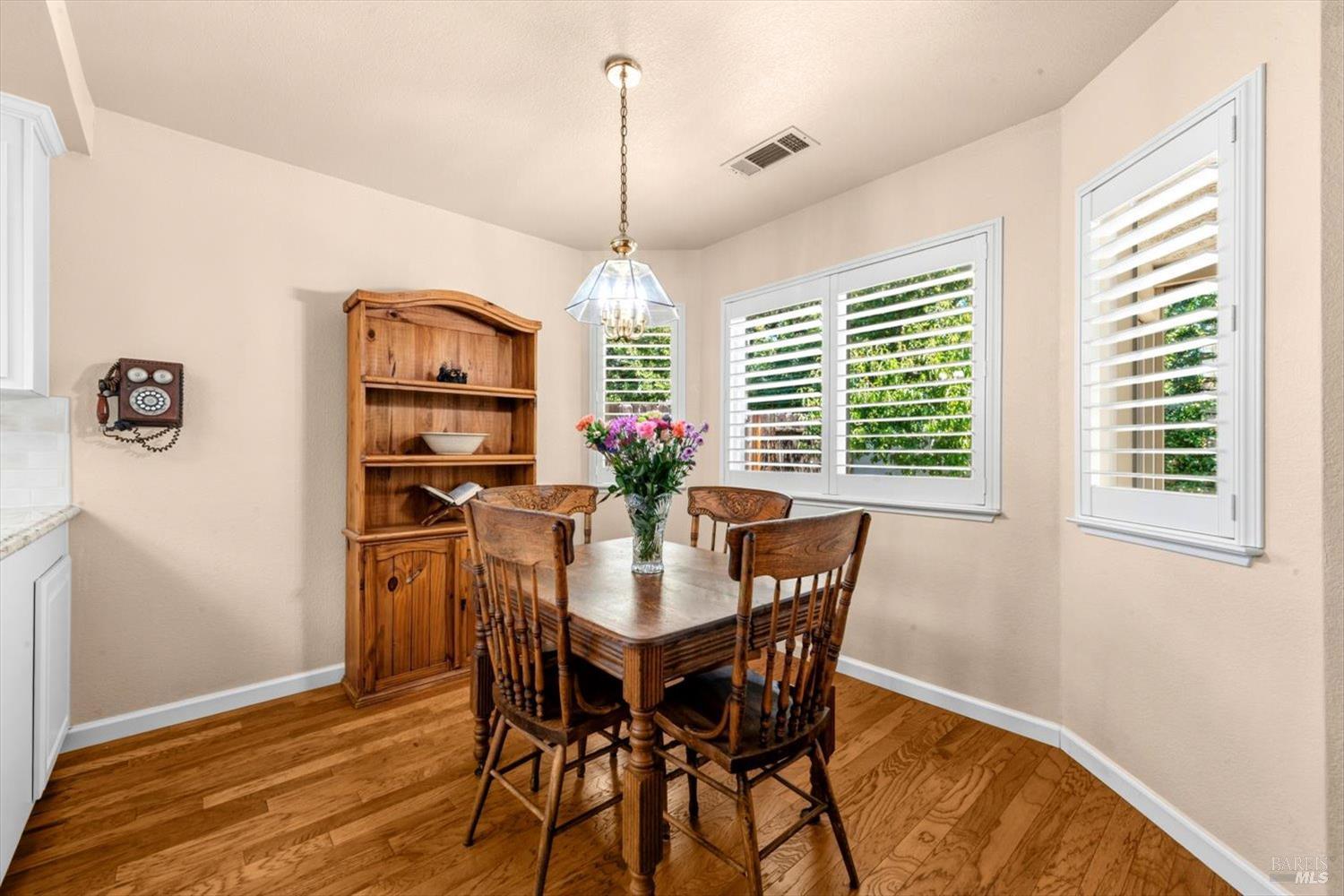 561 Shady Glen Avenue Vacaville CA 95688
