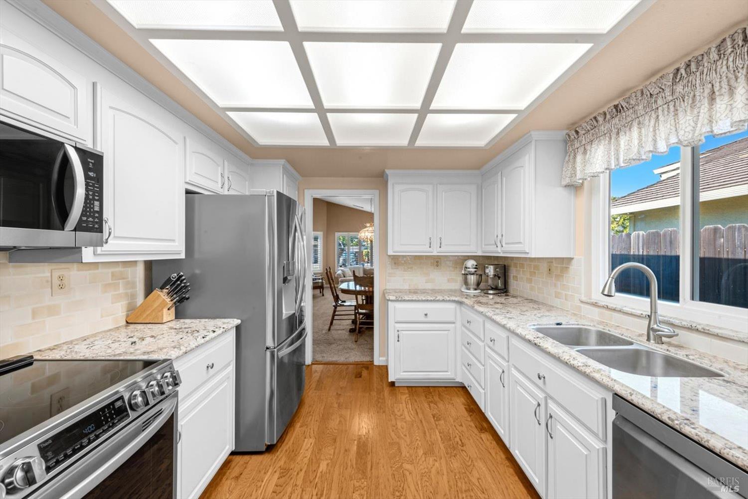 561 Shady Glen Avenue Vacaville CA 95688
