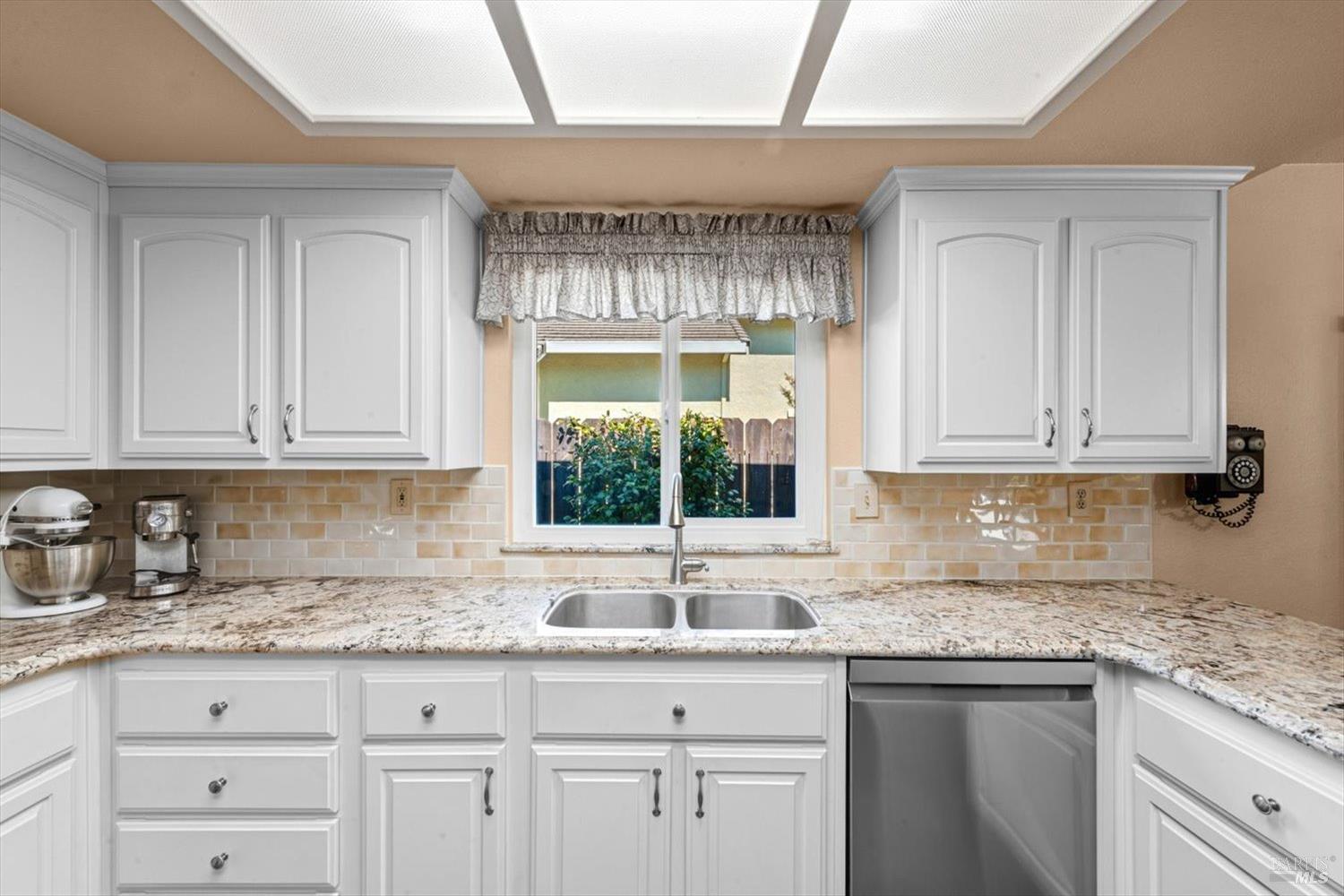 561 Shady Glen Avenue Vacaville CA 95688