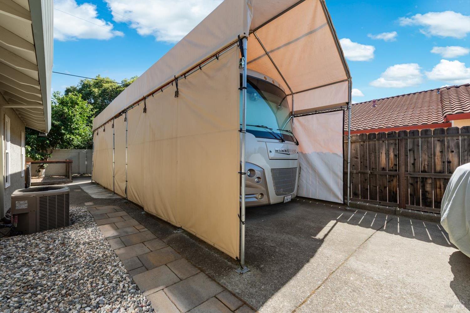 561 Shady Glen Avenue Vacaville CA 95688