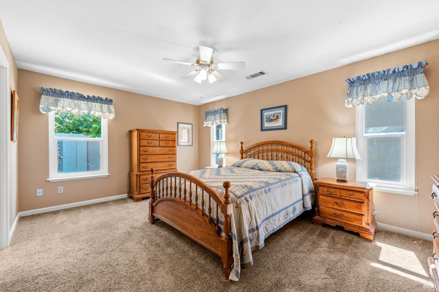 561 Shady Glen Avenue Vacaville CA 95688