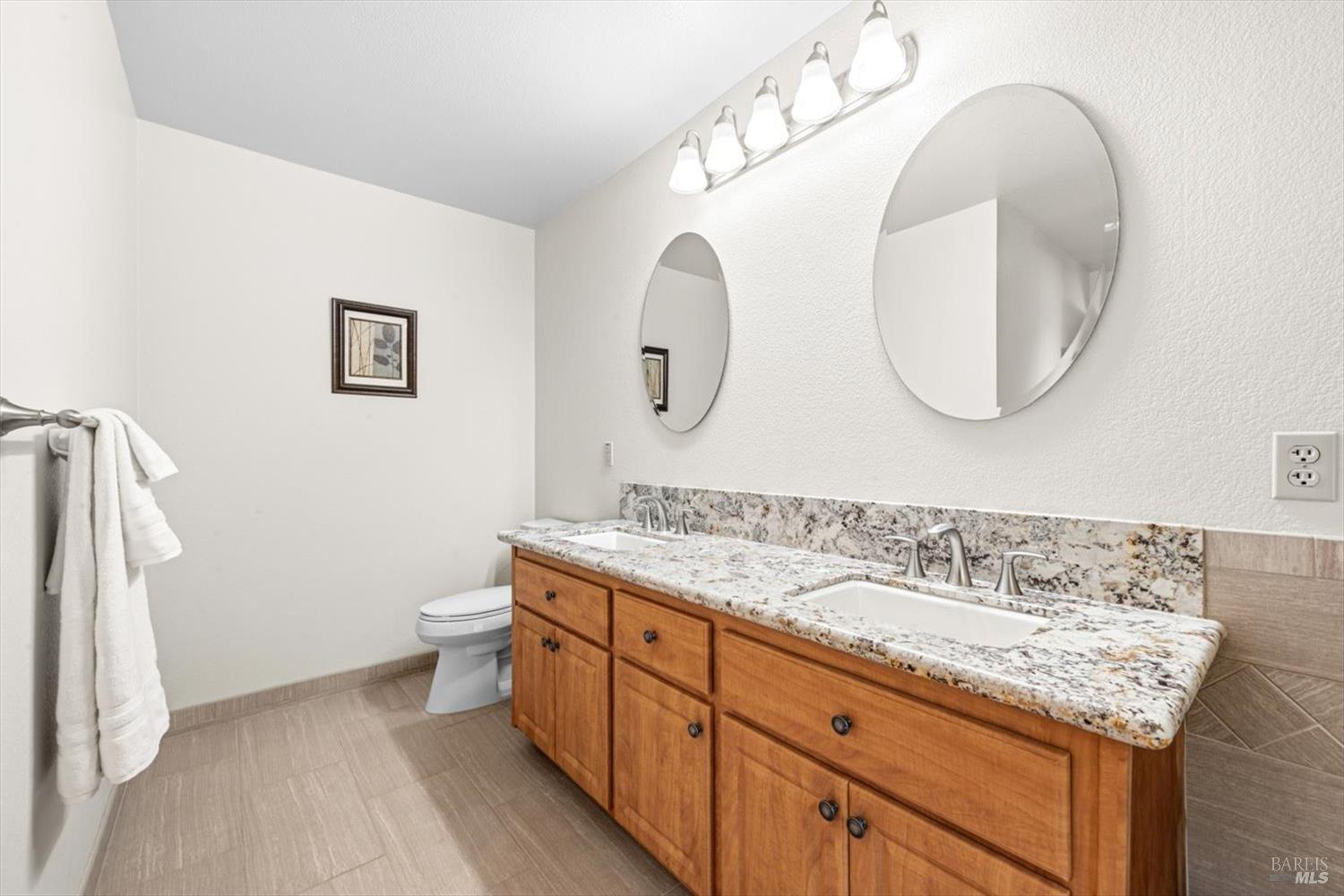 561 Shady Glen Avenue Vacaville CA 95688