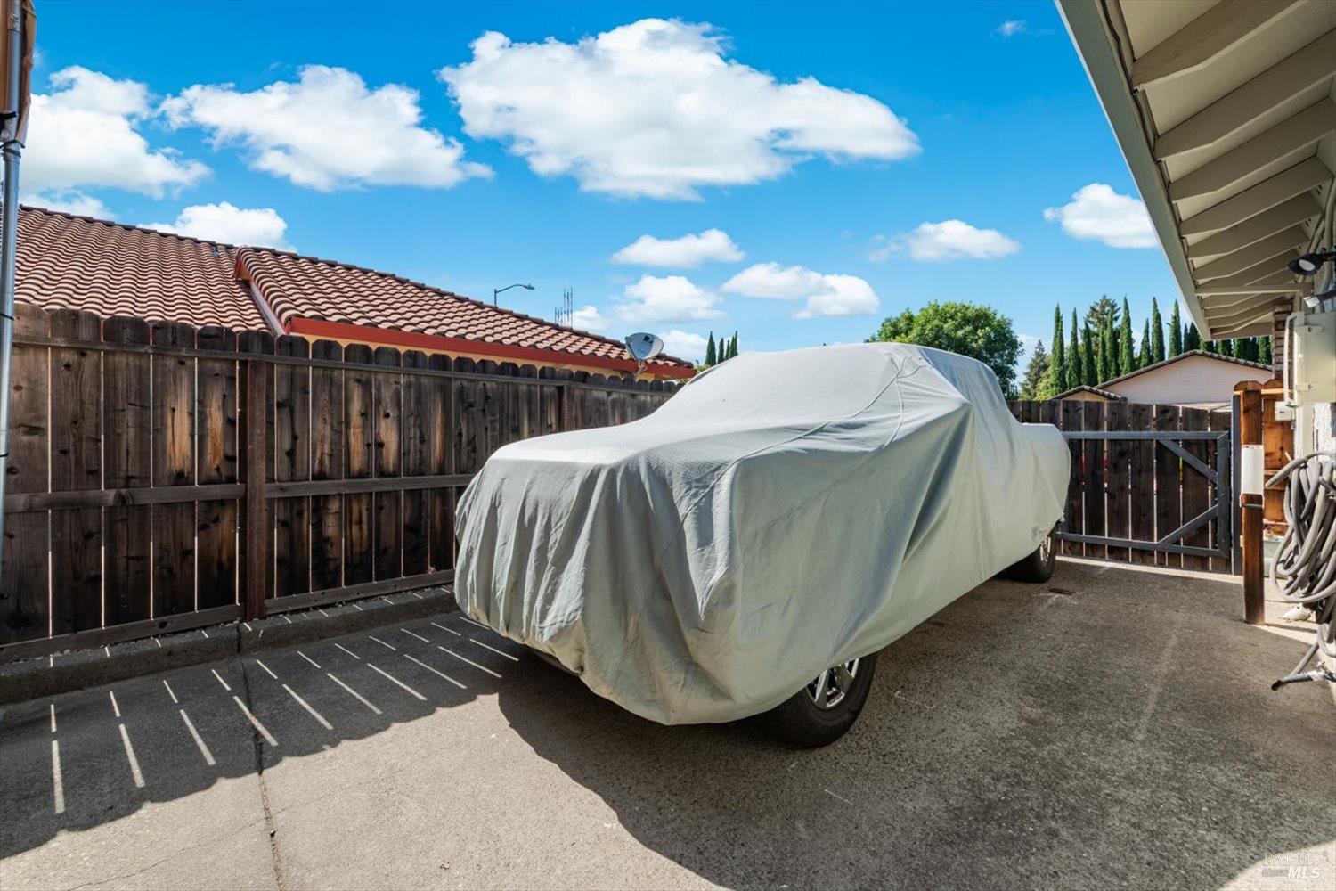 561 Shady Glen Avenue Vacaville CA 95688