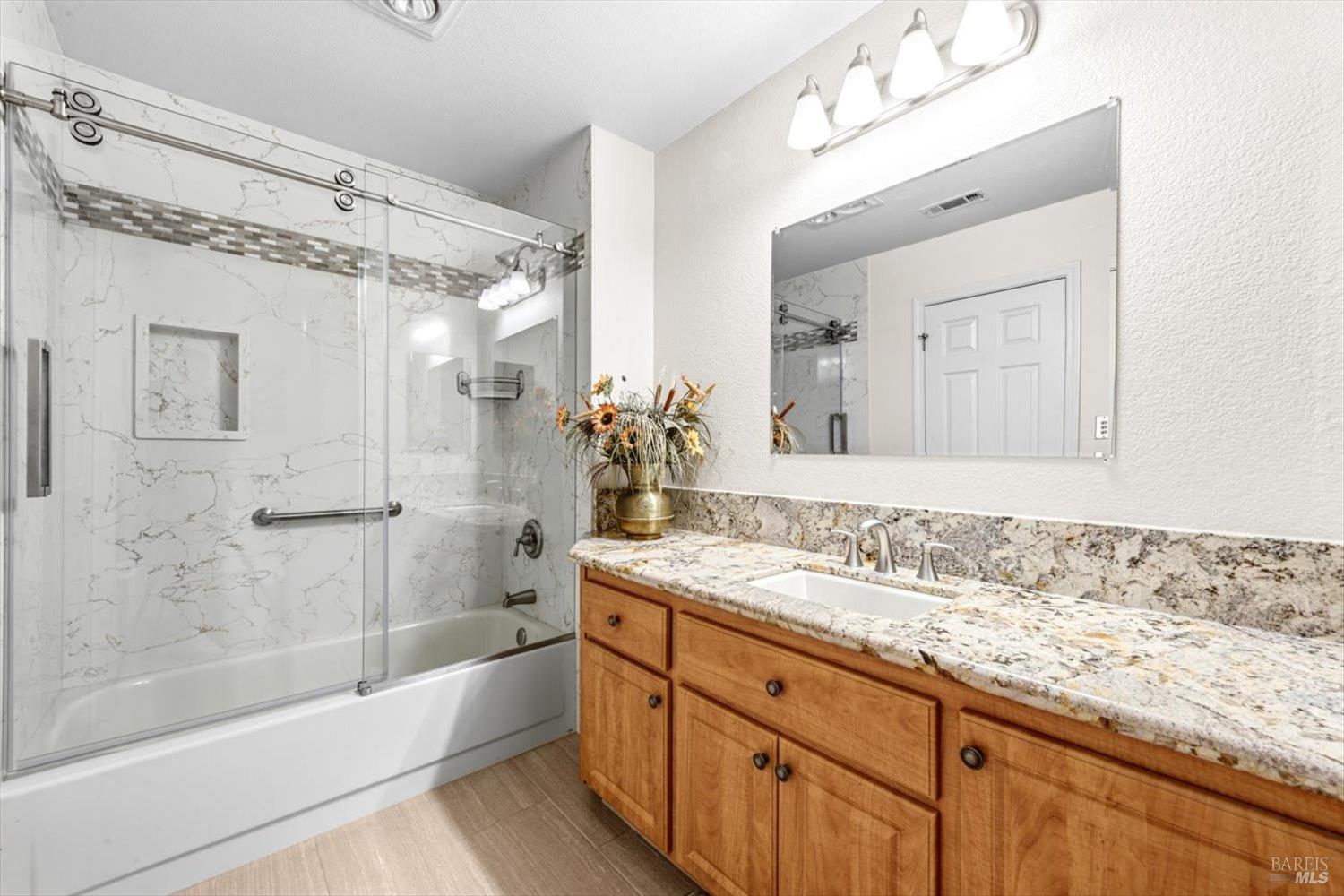561 Shady Glen Avenue Vacaville CA 95688