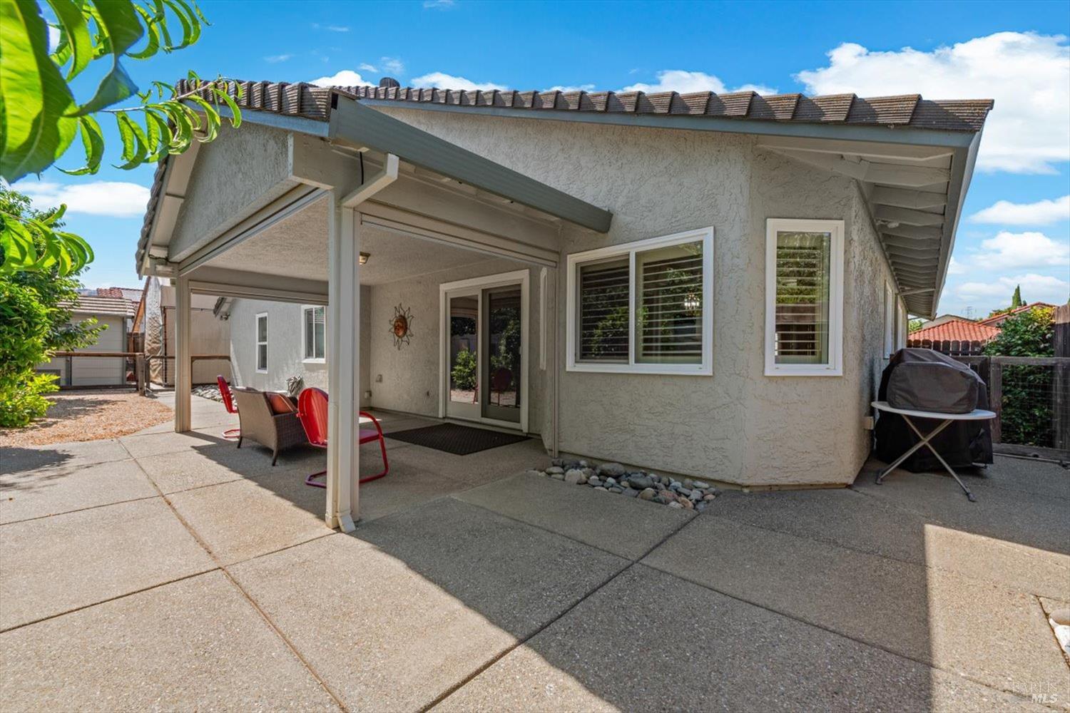 561 Shady Glen Avenue Vacaville CA 95688