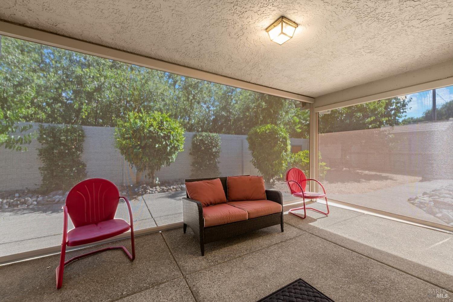 561 Shady Glen Avenue Vacaville CA 95688