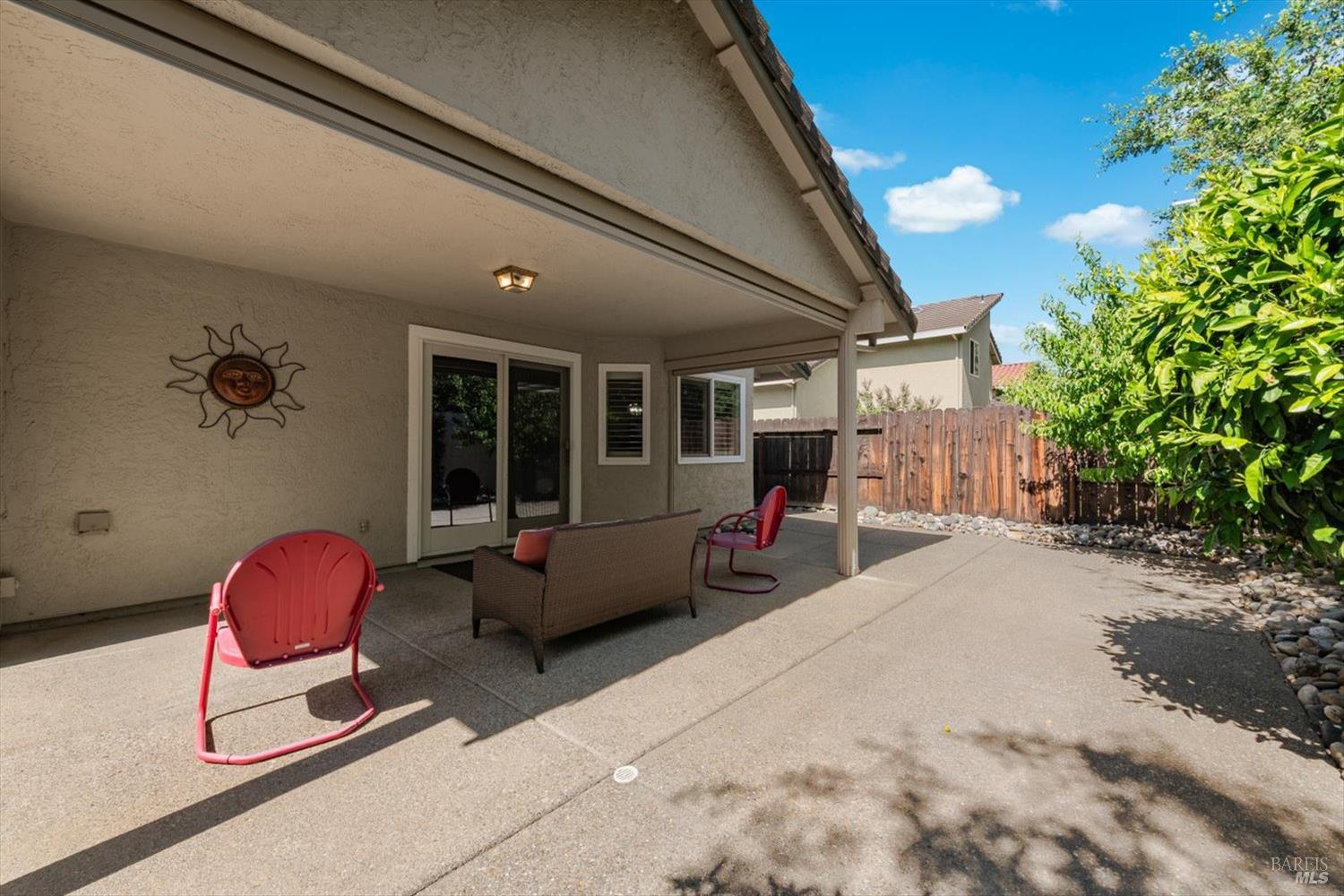 561 Shady Glen Avenue Vacaville CA 95688