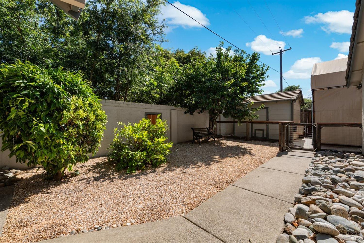 561 Shady Glen Avenue Vacaville CA 95688