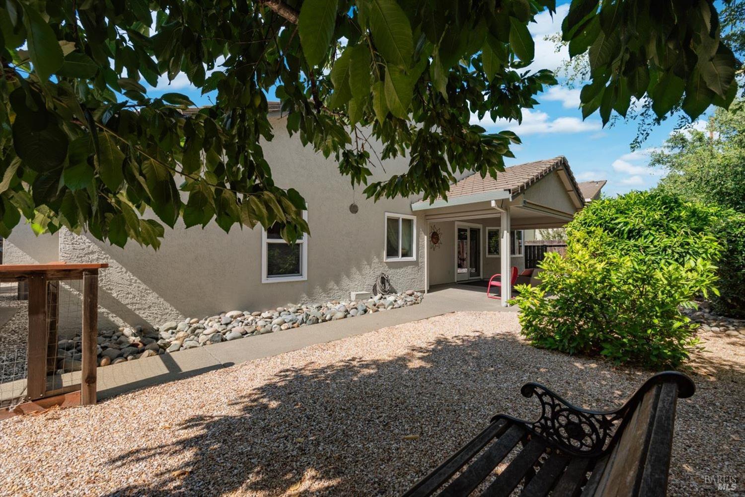 561 Shady Glen Avenue Vacaville CA 95688