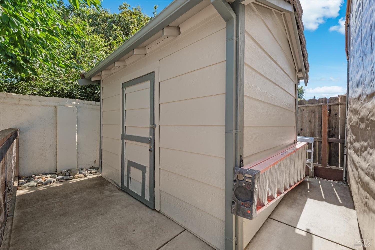 561 Shady Glen Avenue Vacaville CA 95688