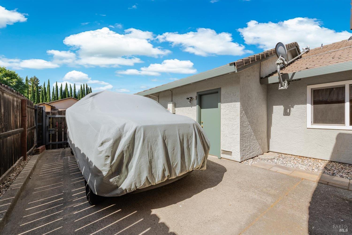 561 Shady Glen Avenue Vacaville CA 95688