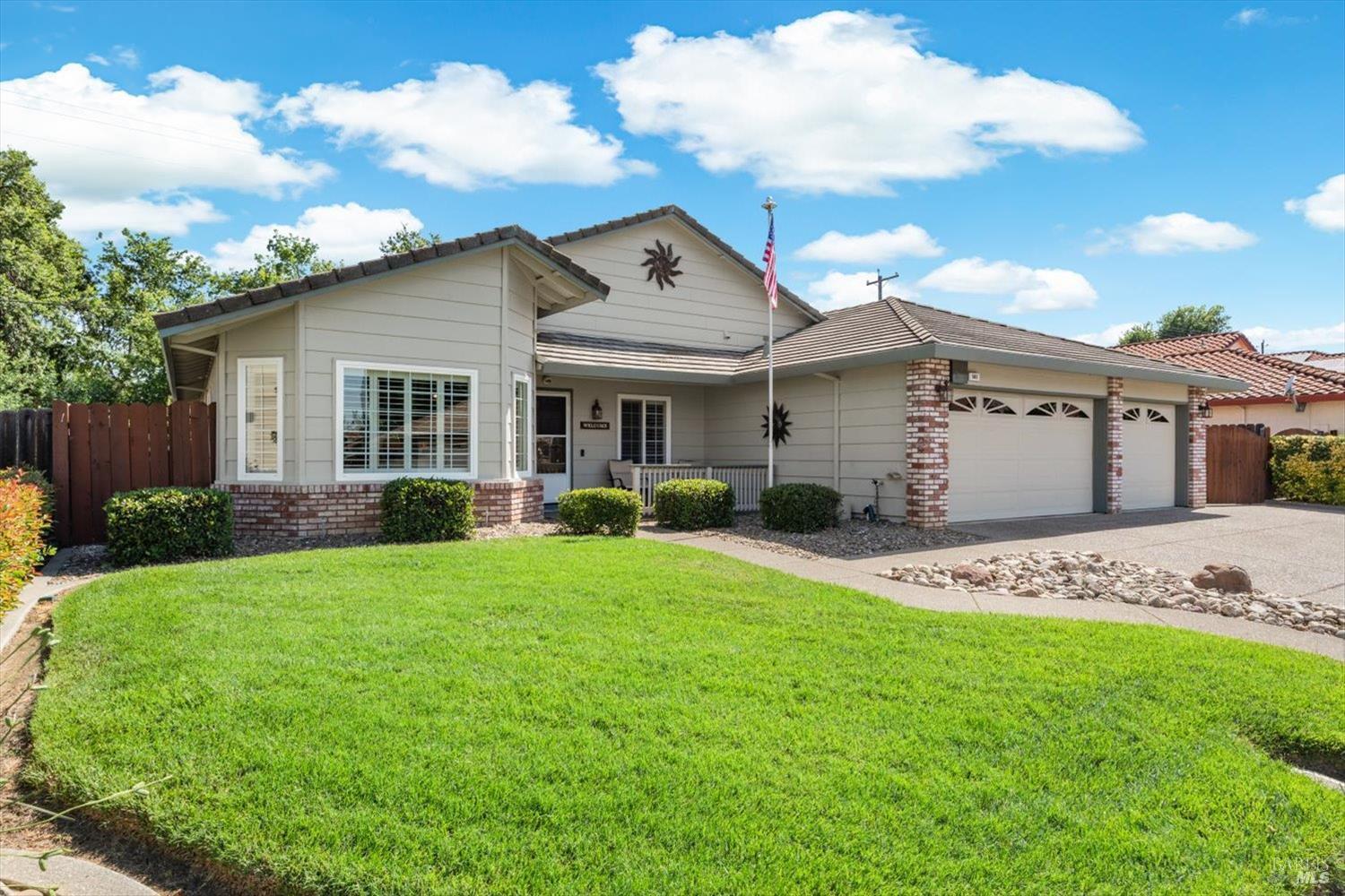 561 Shady Glen Avenue Vacaville CA 95688