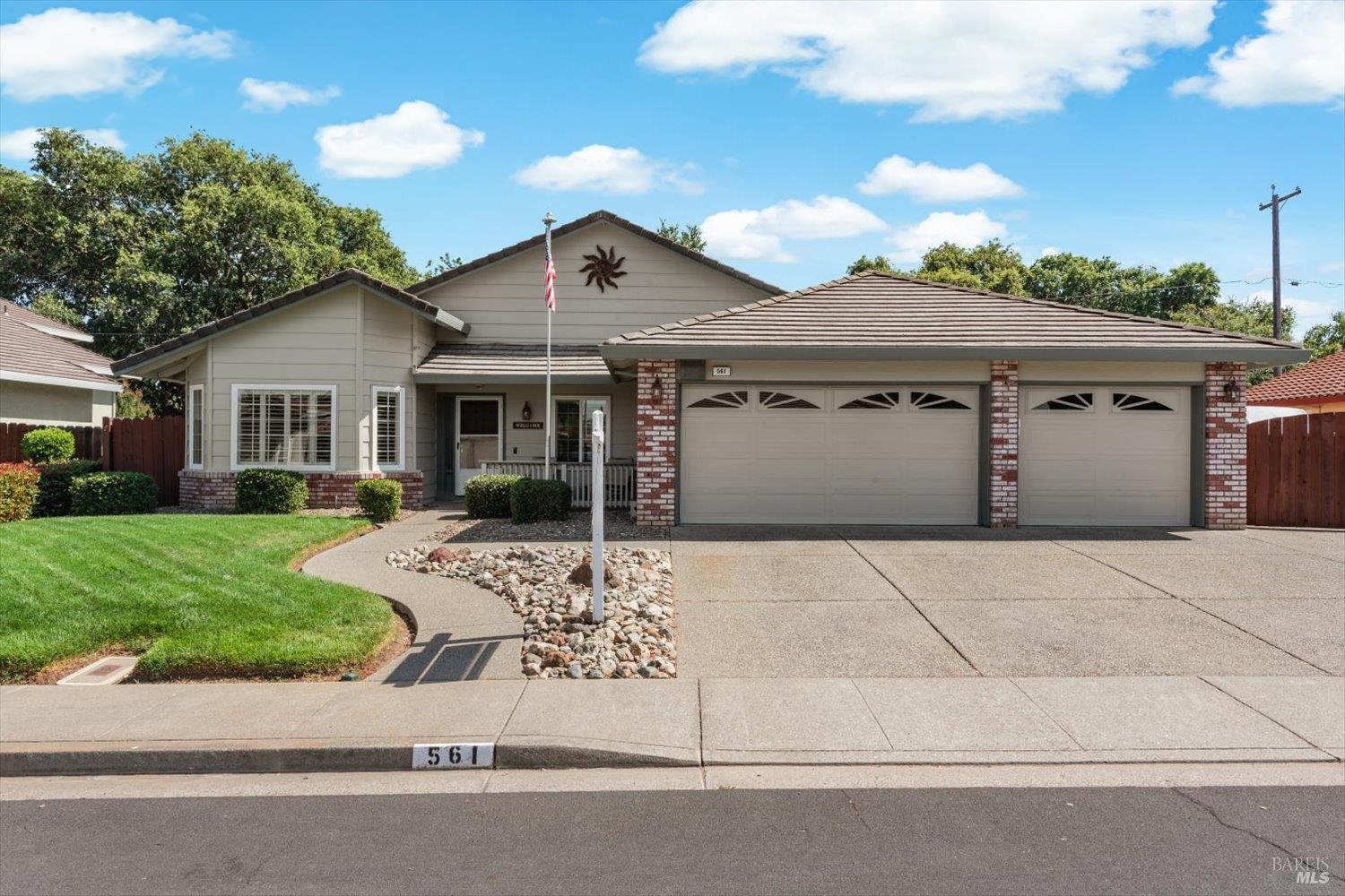 561 Shady Glen Avenue Vacaville CA 95688
