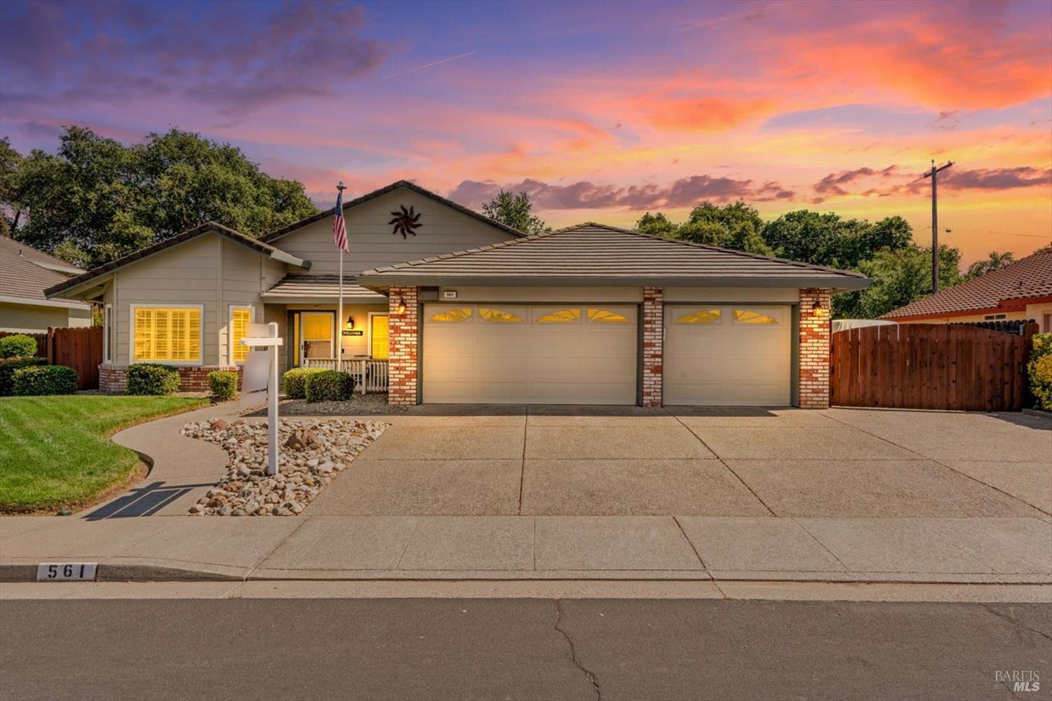 561 Shady Glen Avenue Vacaville CA 95688