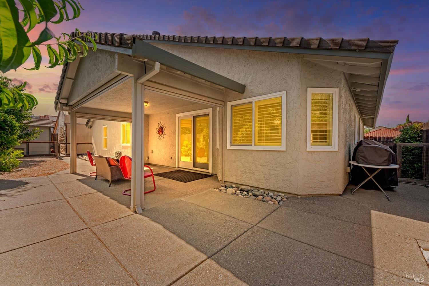 561 Shady Glen Avenue Vacaville CA 95688