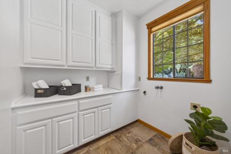 10 Lockton Lane Novato CA 94945