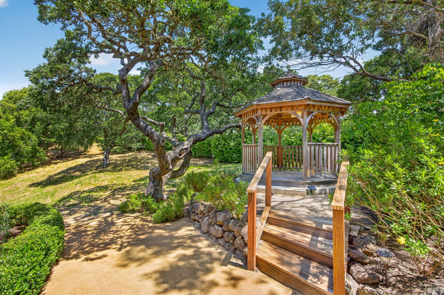 10 Lockton Lane Novato CA 94945