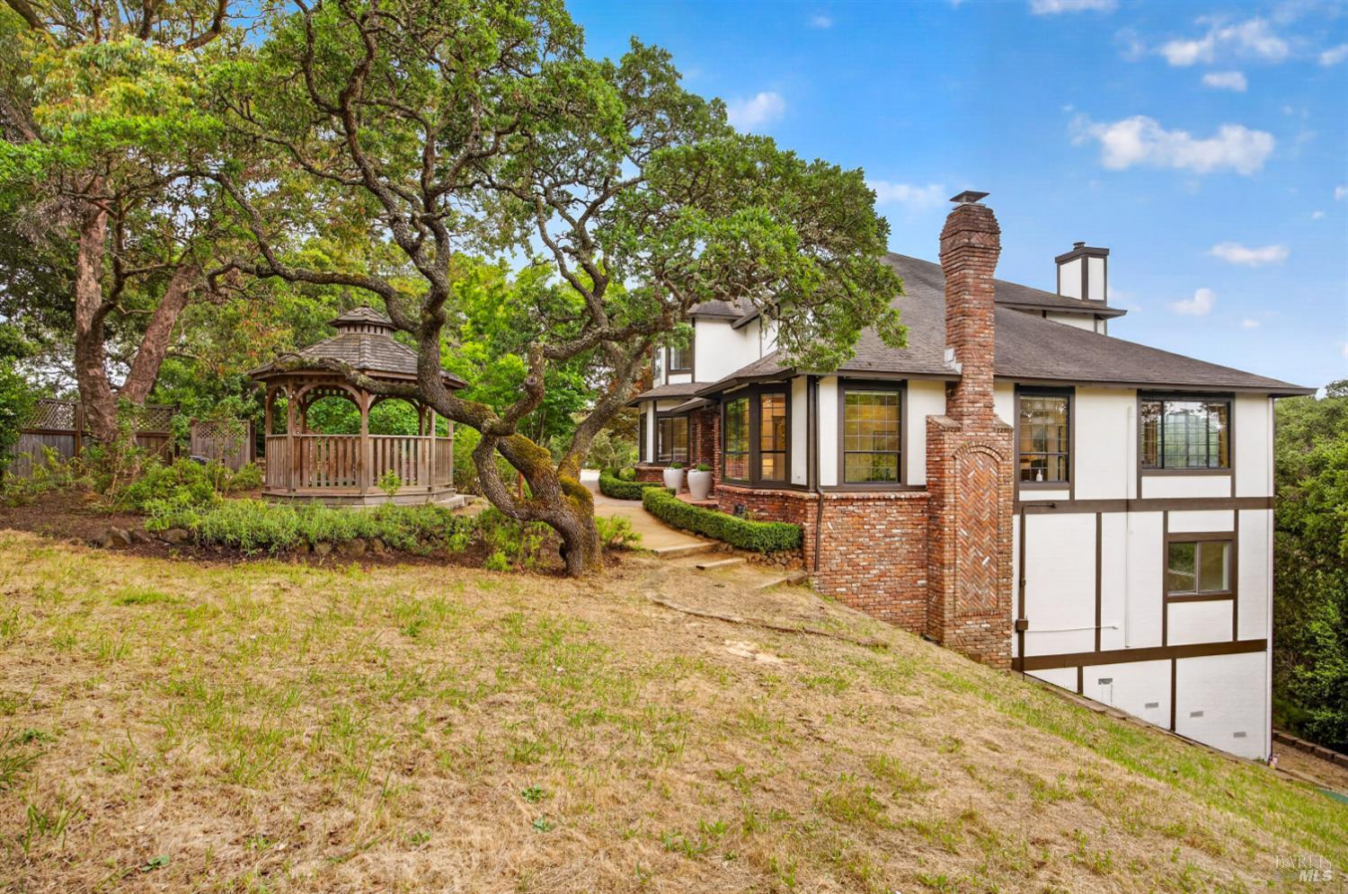 10 Lockton Lane Novato CA 94945