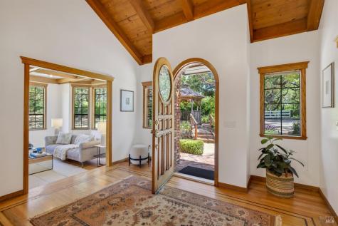 10 Lockton Lane Novato CA 94945