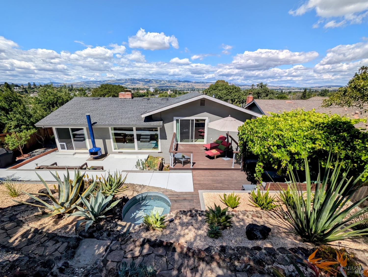 Petaluma CA, 211 Hill Boulevard