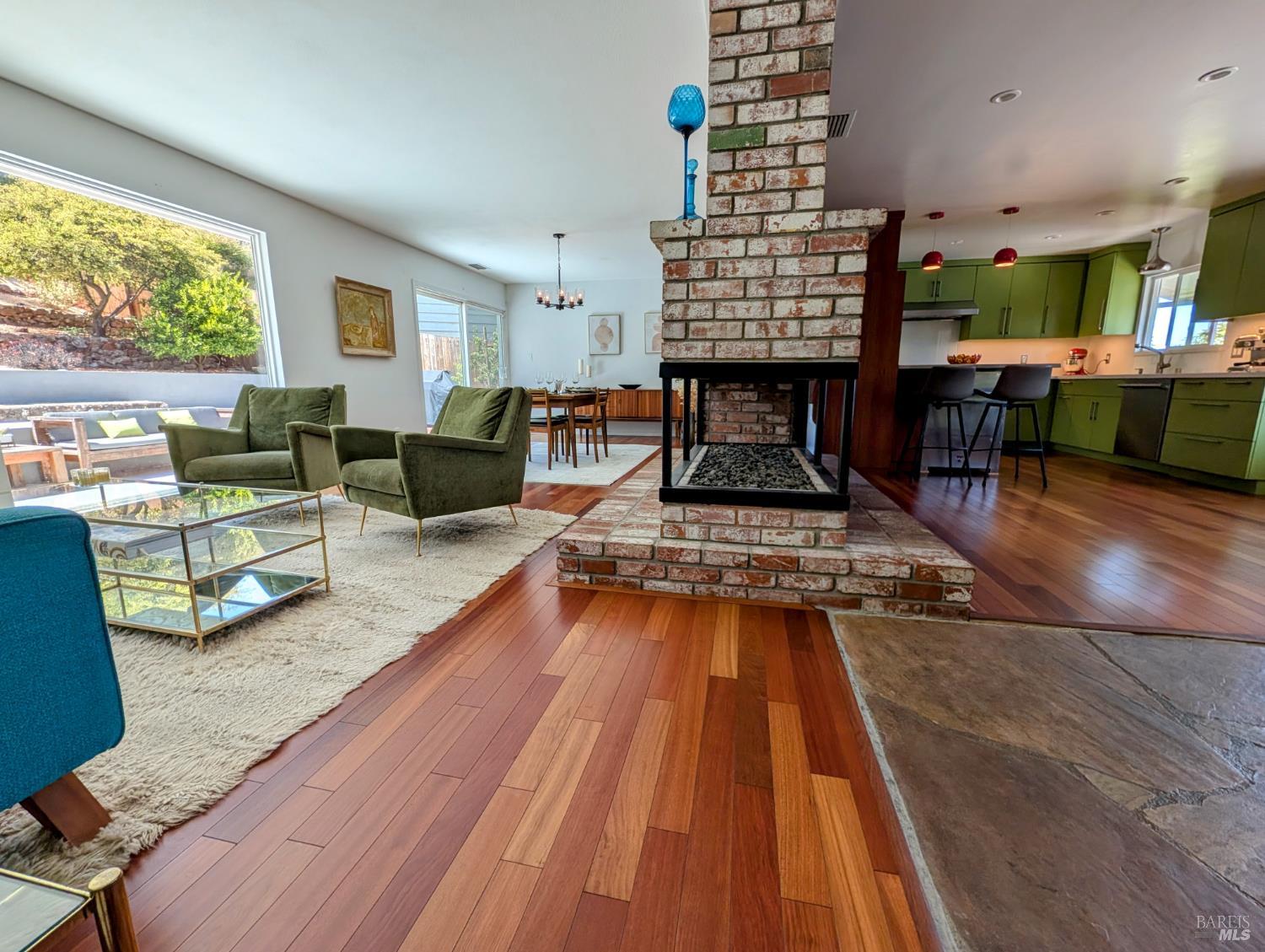 211 Hill Boulevard Petaluma CA 94952