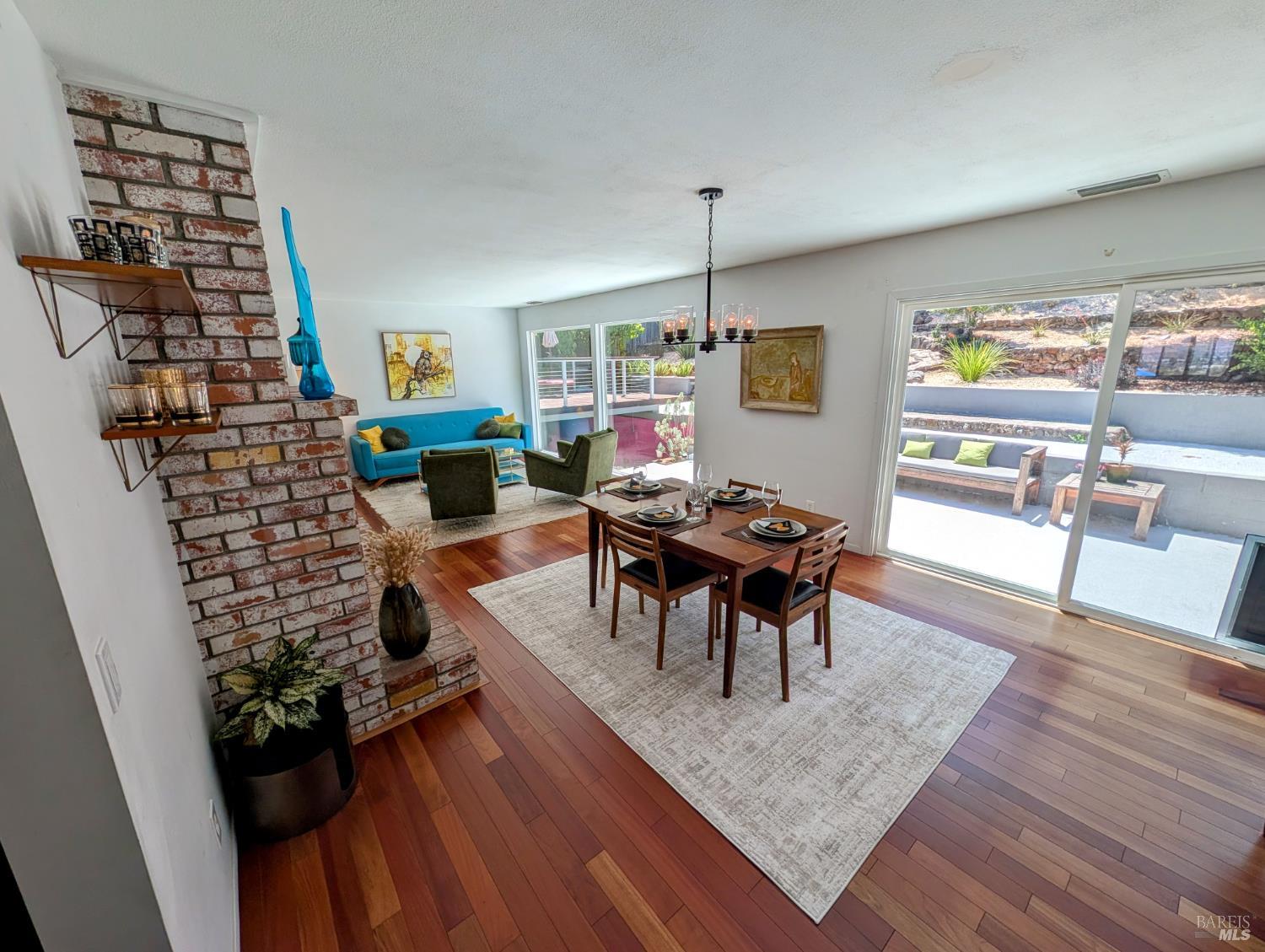 211 Hill Boulevard Petaluma CA 94952
