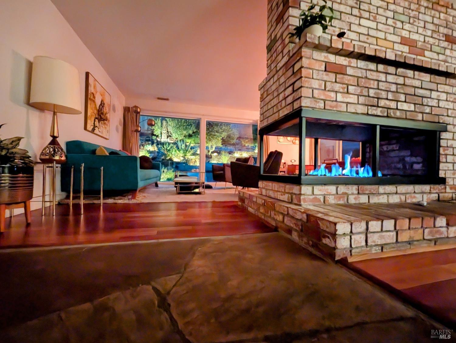 211 Hill Boulevard Petaluma CA 94952