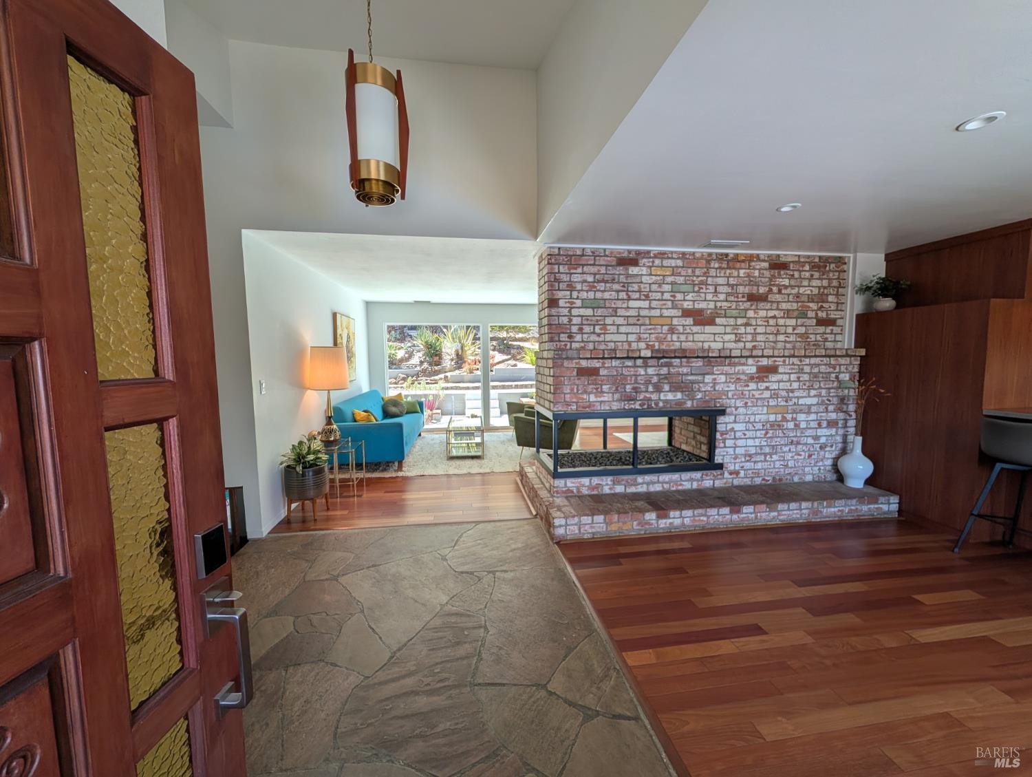 211 Hill Boulevard Petaluma CA 94952