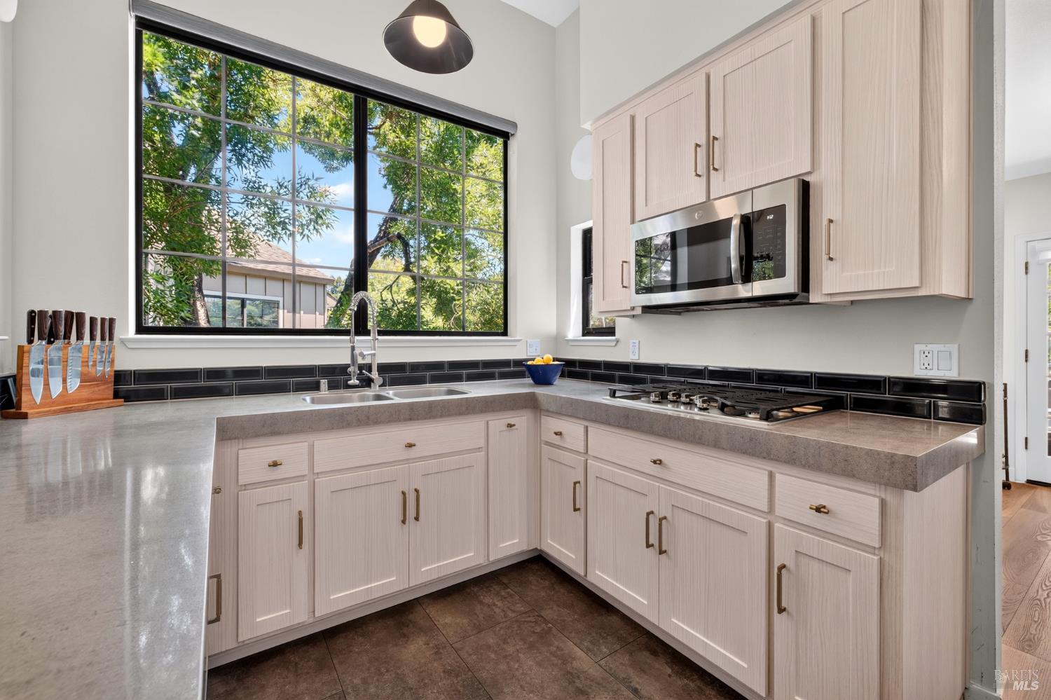 18120 Vassar Court Sonoma CA 95476