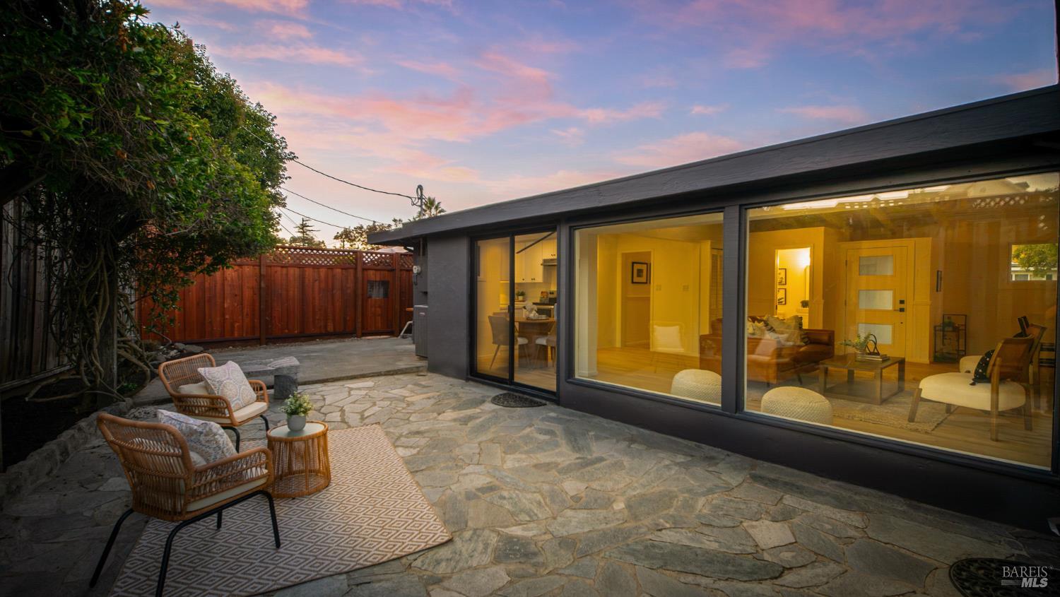 23 Grande Vista Novato CA 94947