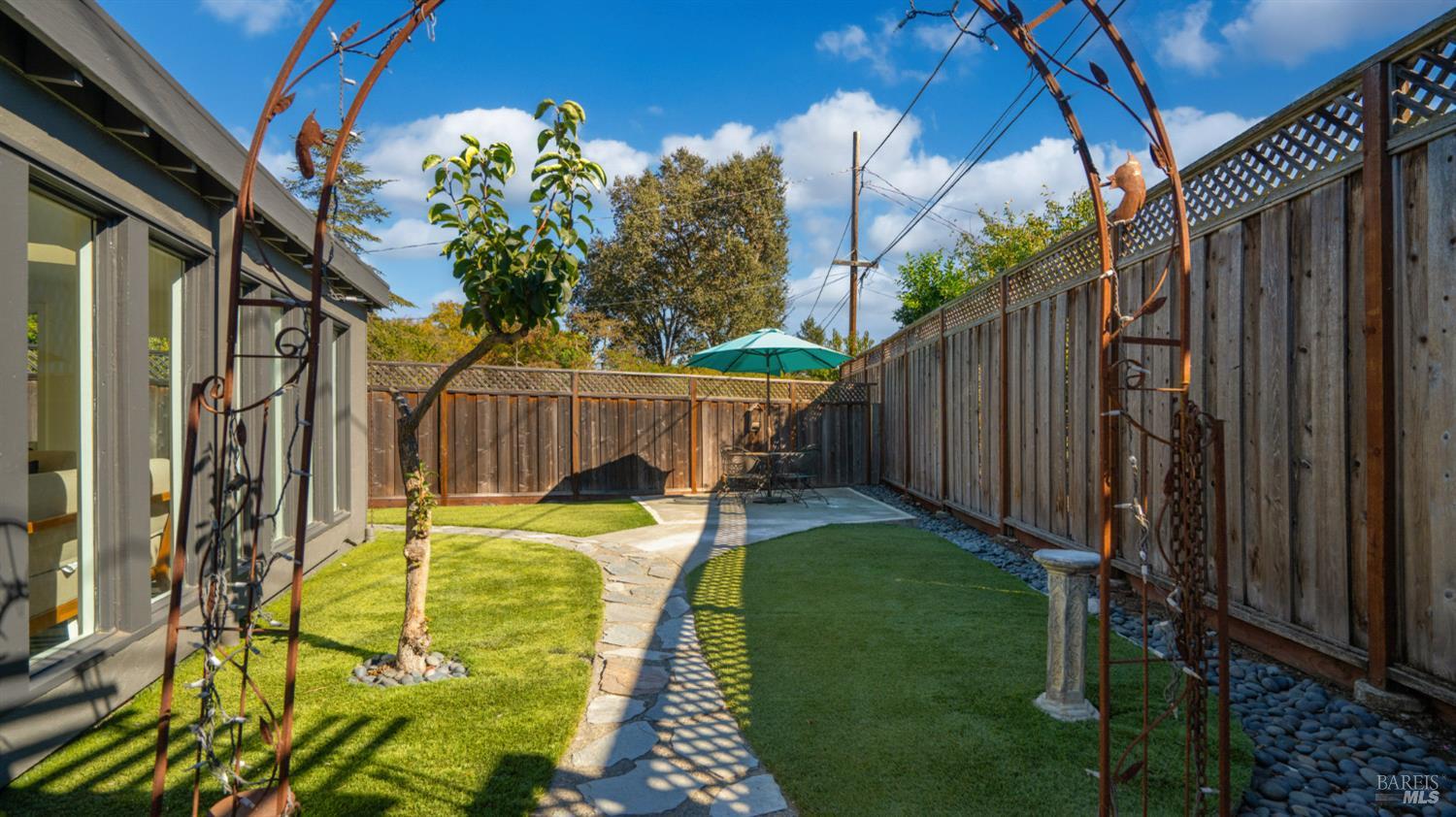 23 Grande Vista Novato CA 94947