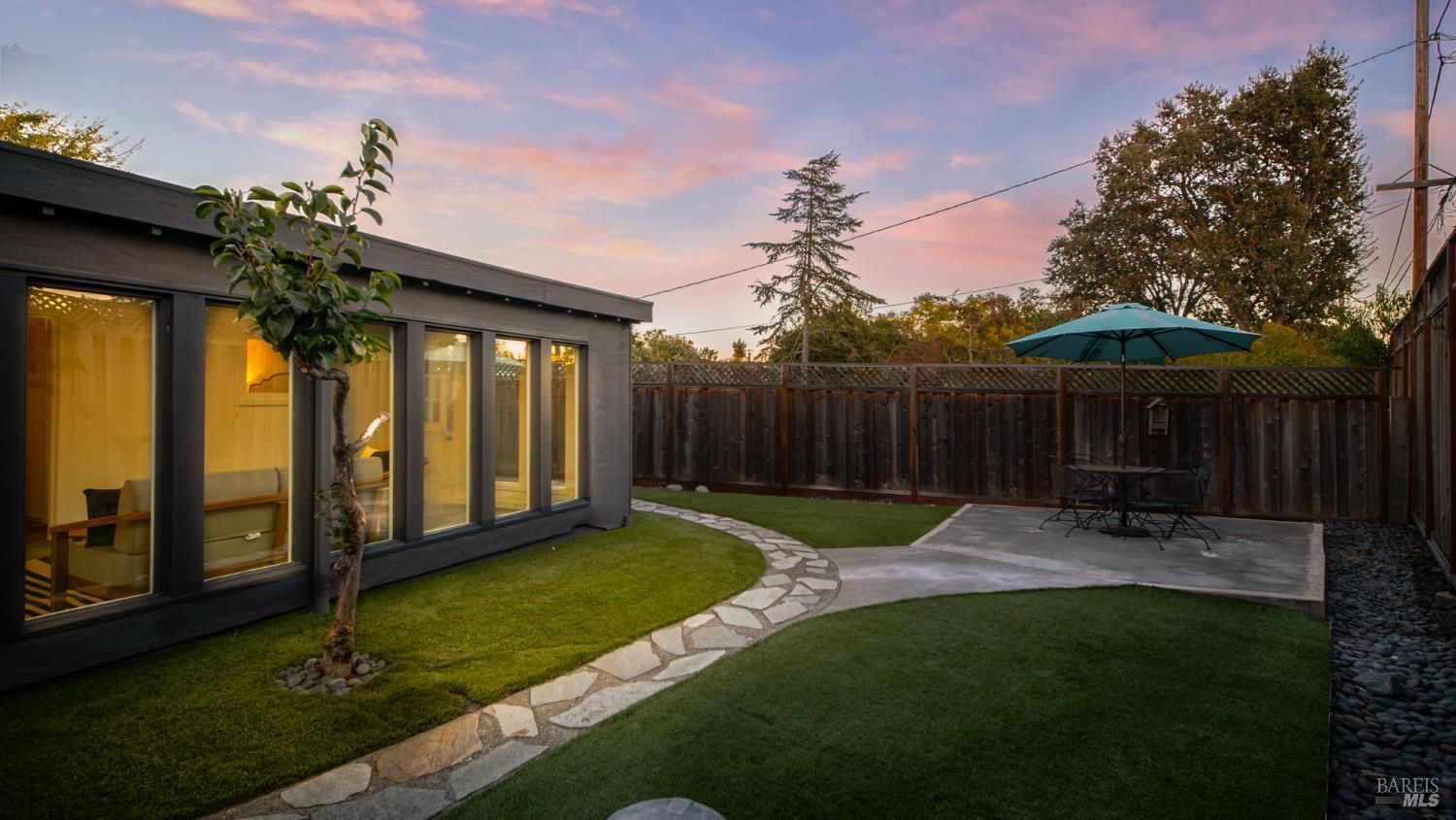 23 Grande Vista Novato CA 94947