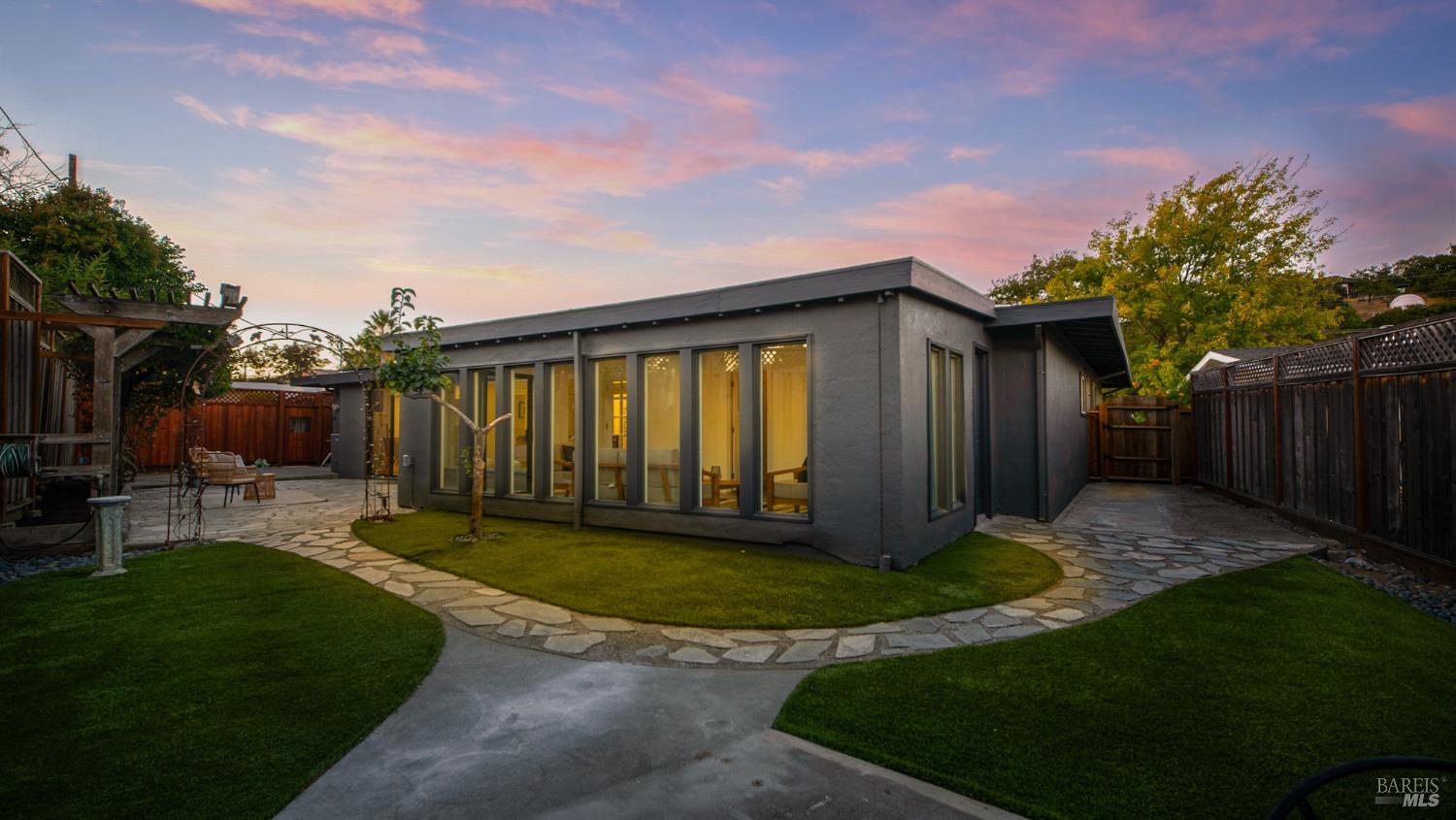 23 Grande Vista Novato CA 94947