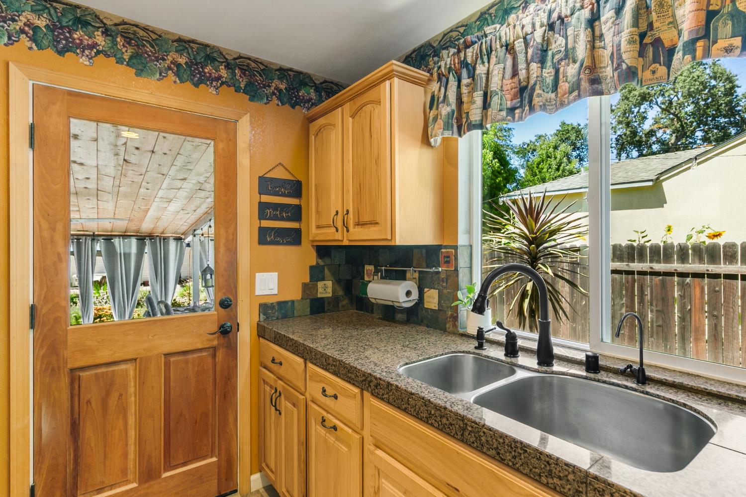 2533 Cambon Way Sacramento CA 95821