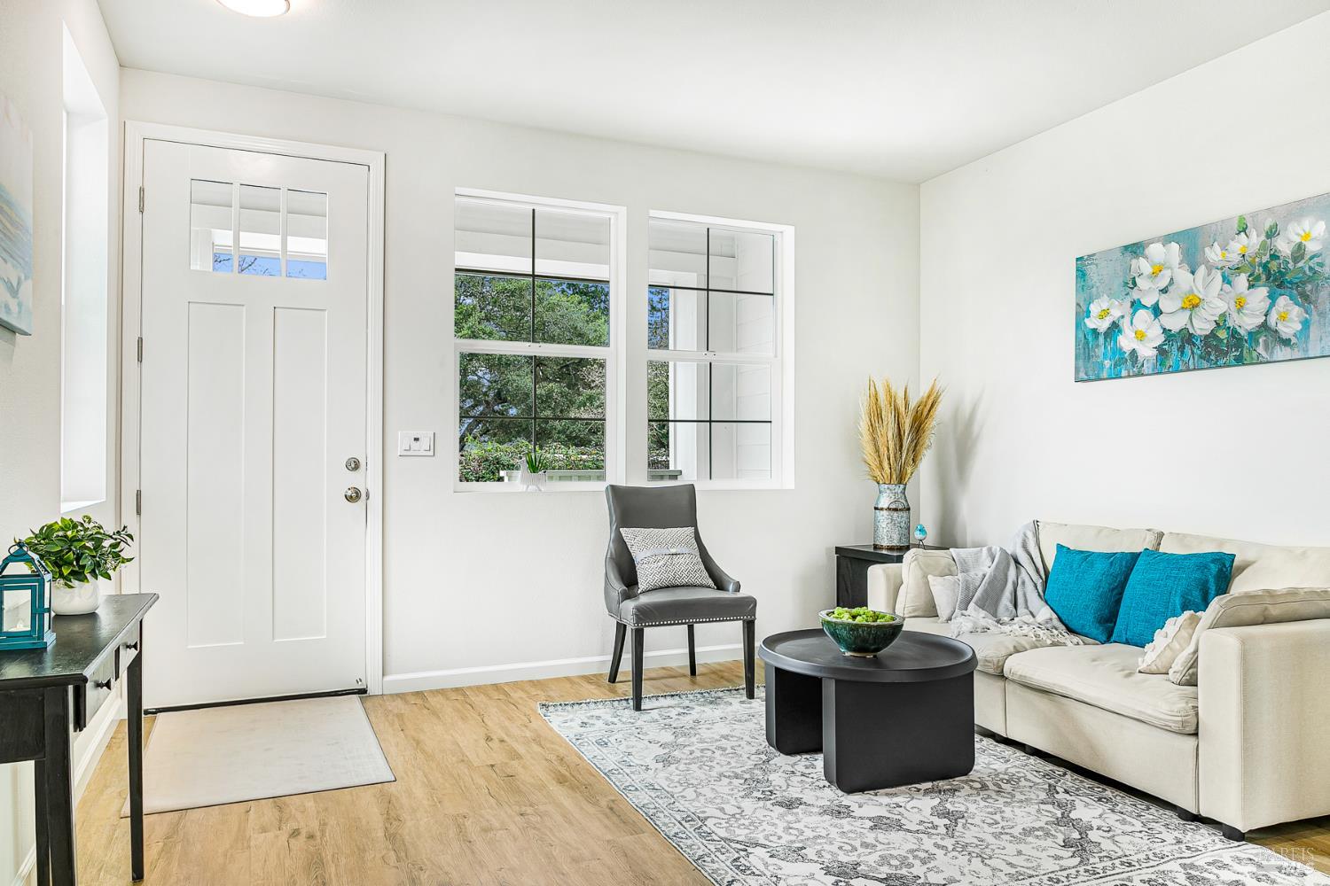 1960 Las Ventanas Drive Santa Rosa CA 95407