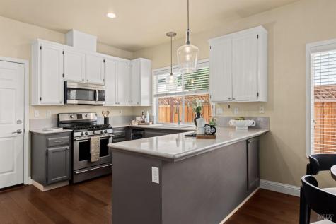 1040 Elsbree Lane Windsor CA 95492