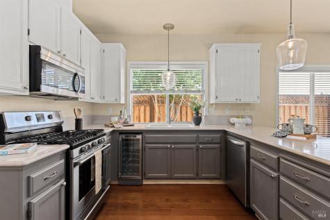 1040 Elsbree Lane Windsor CA 95492