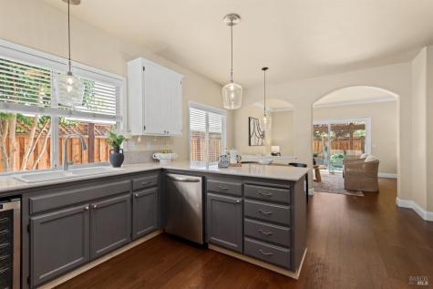 1040 Elsbree Lane Windsor CA 95492