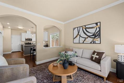 1040 Elsbree Lane Windsor CA 95492