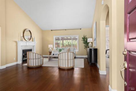 1040 Elsbree Lane Windsor CA 95492