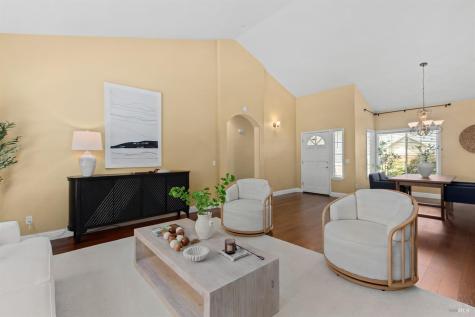 1040 Elsbree Lane Windsor CA 95492