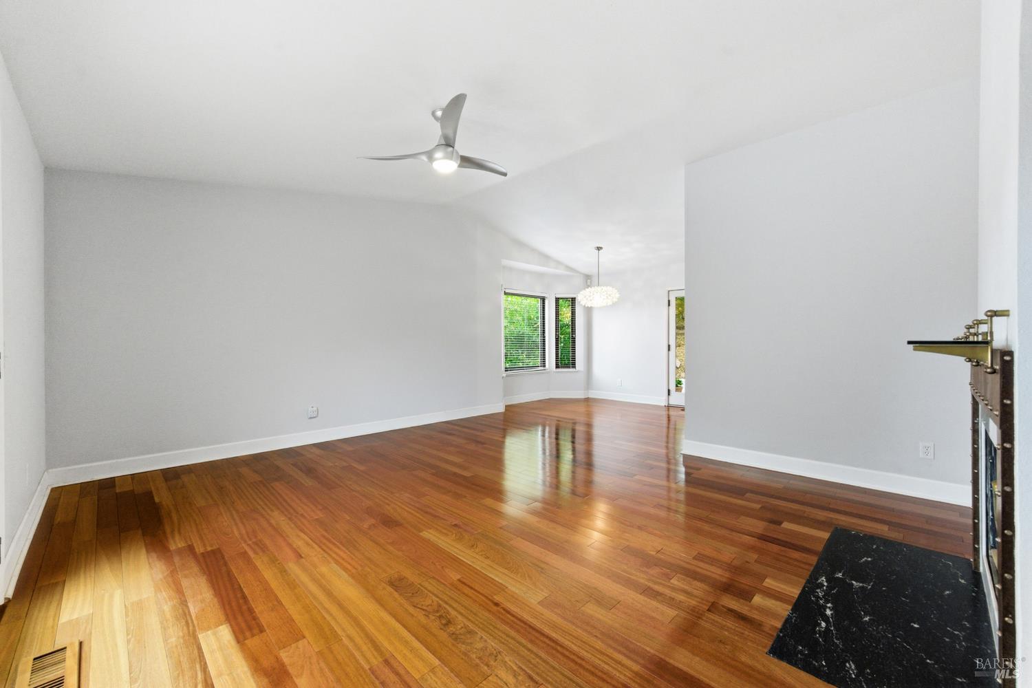 1289 Calle Del Arroyo Sonoma CA 95476