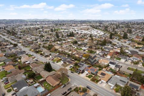 1645 Weaverly Drive Petaluma CA 94954
