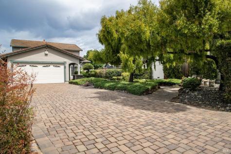 116 Glacier Court Petaluma CA 94954